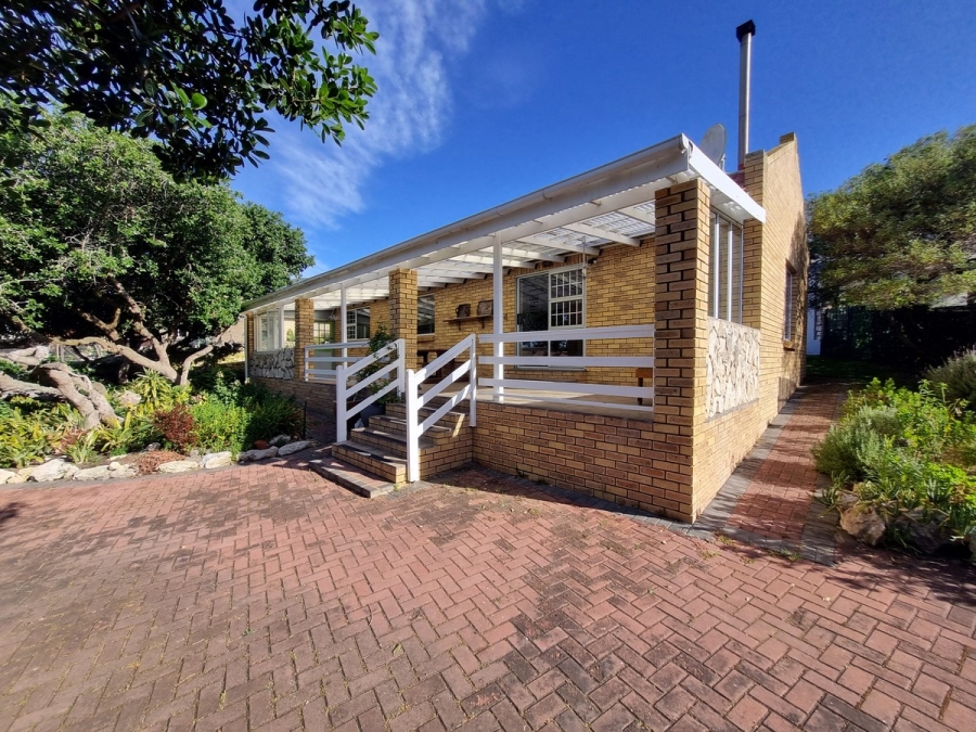 3 Bedroom Property for Sale in Stilbaai Wes Western Cape